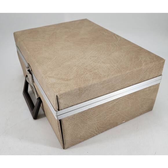 8 TRACK TAPE STORAGE / VINYL CARRYING CASE HOLDS 24 TAPE CARTRIDGES / VINTAGE - Picture 4 of 11